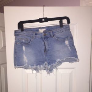 light wash distressed denim jean shorts